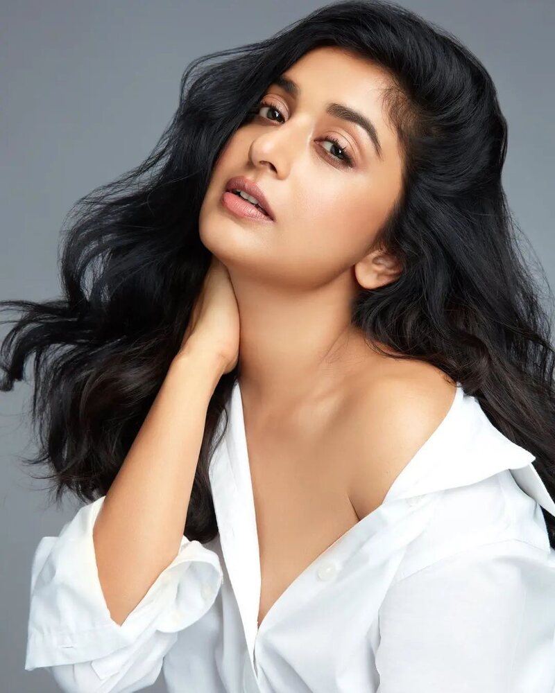 Meera jasmine new come back clicks
