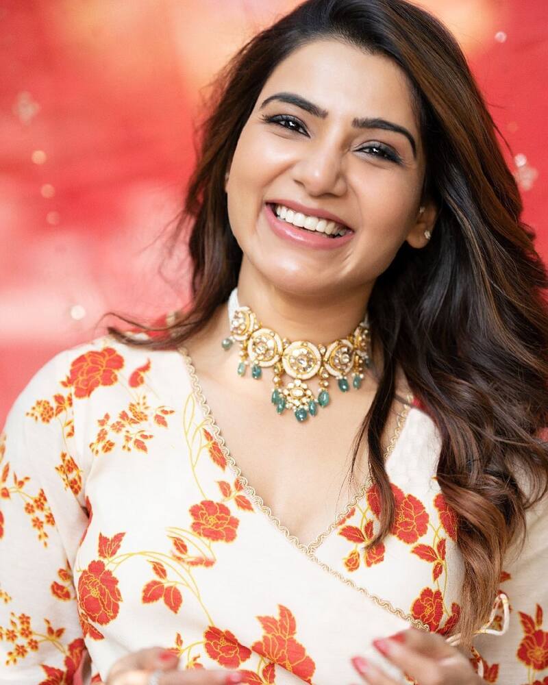 Samantha ruth new prabhu clicks red