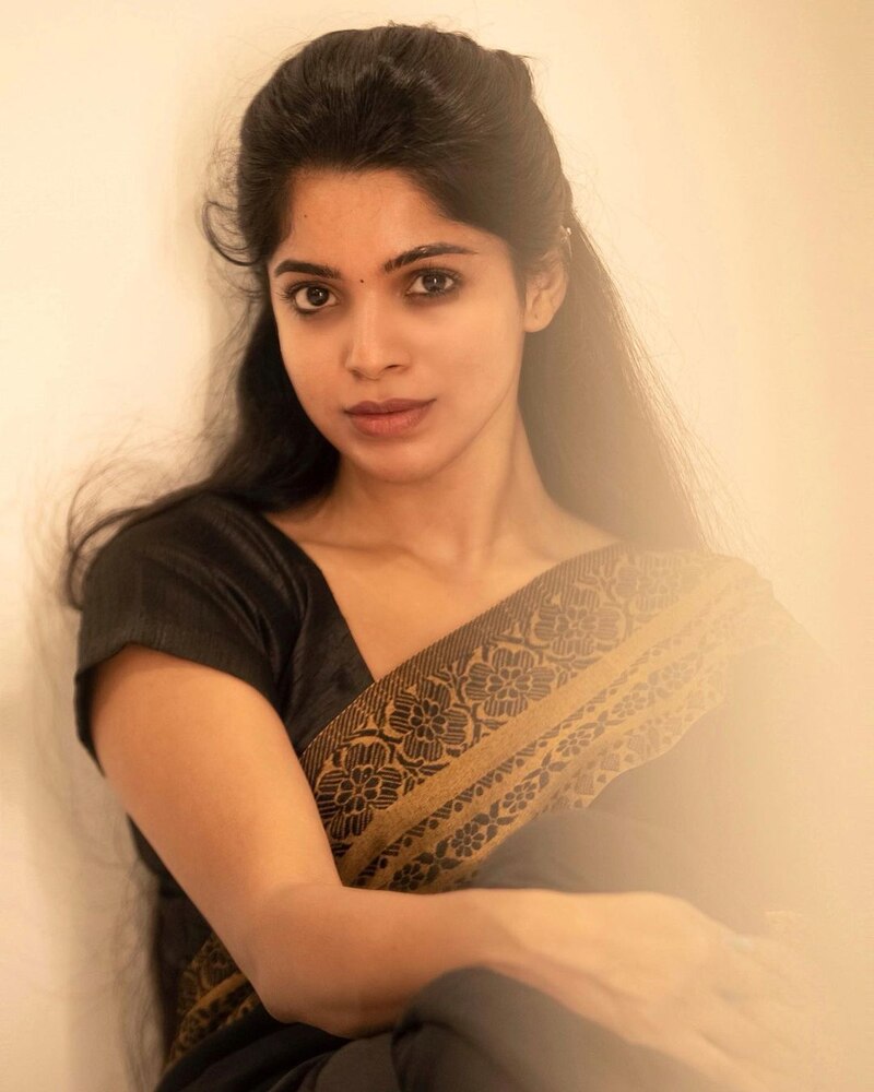 Divya bharathi new clicks