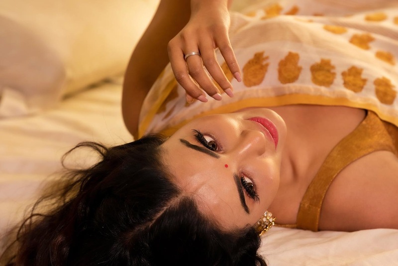Paaru nair new bed clicks viral