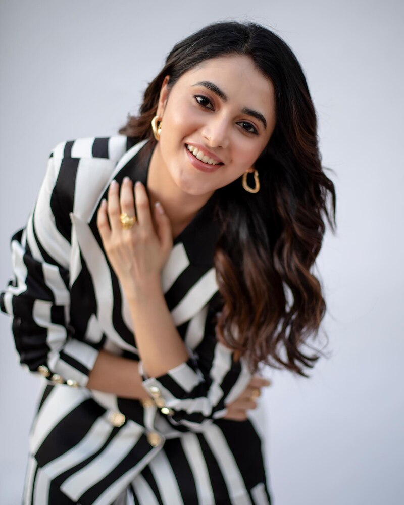 Priyankaa mohan new clicks