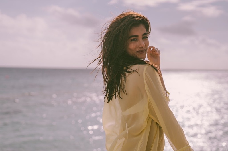 Pooja hegde bangkok stills viral