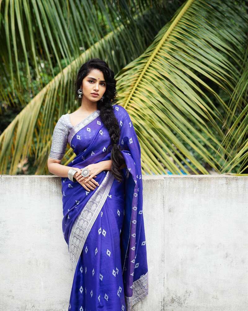 Anupama shape hot new
