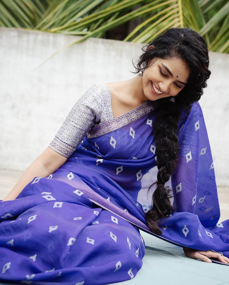 Anupama shape hot new