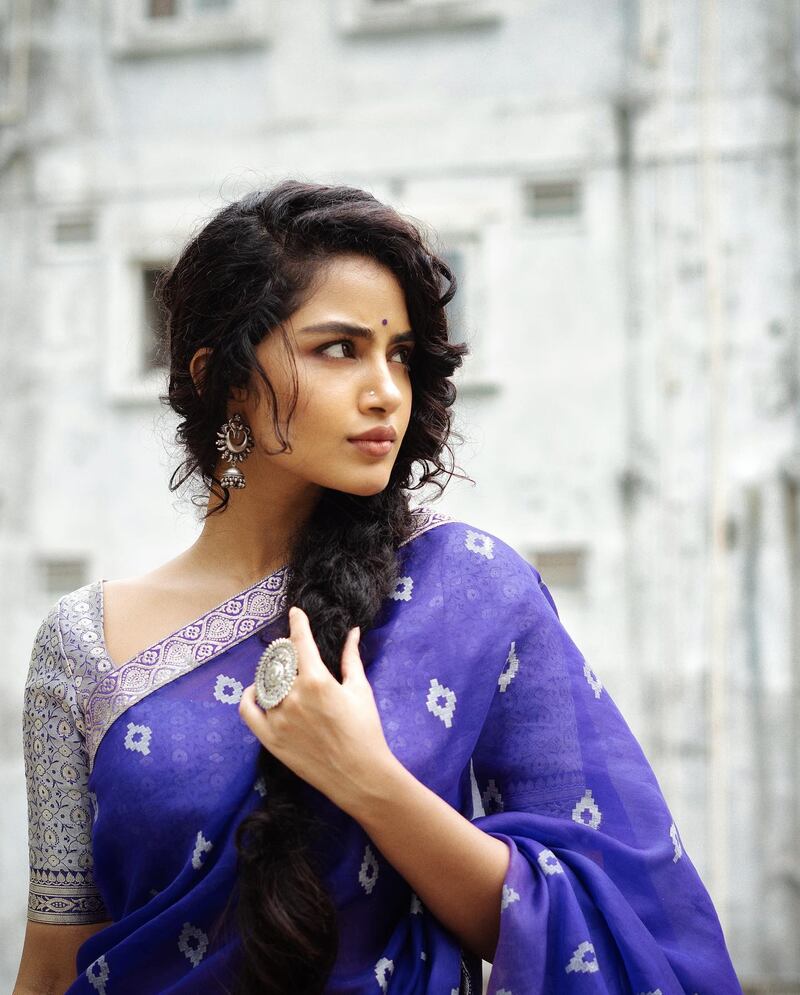 Anupama shape hot new