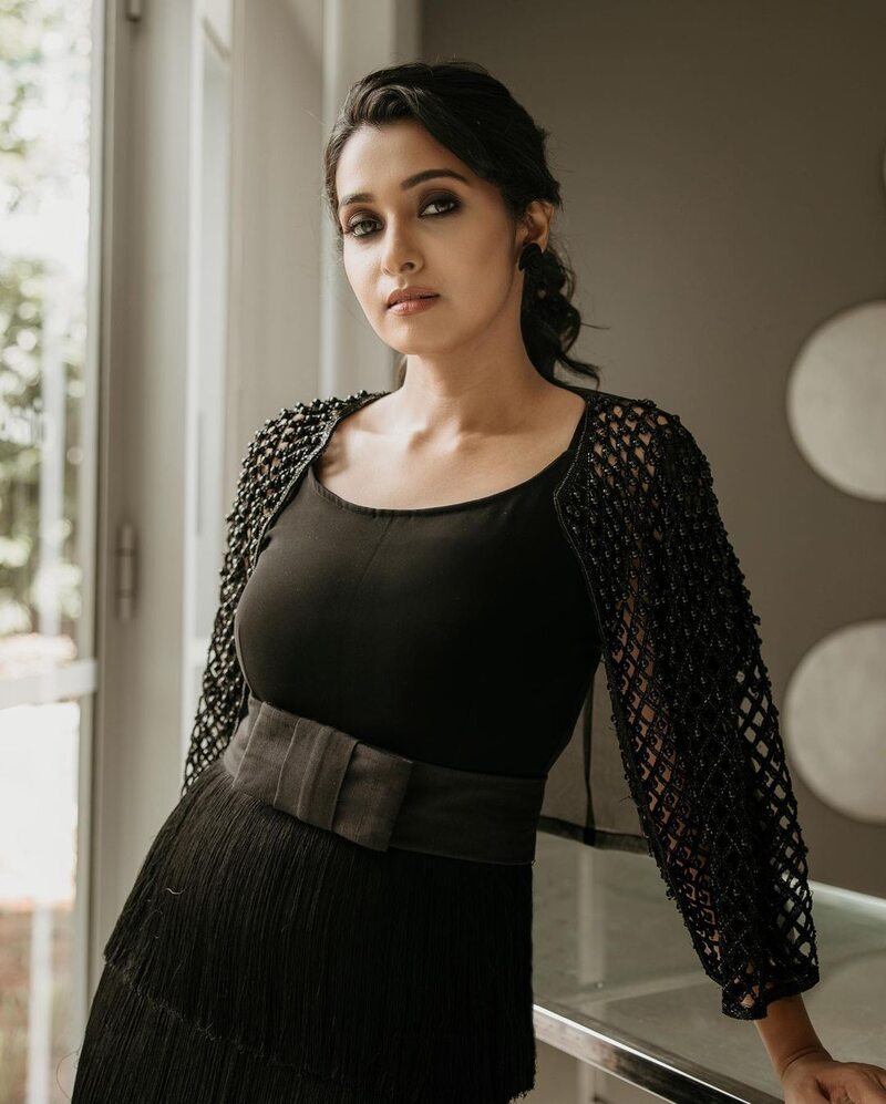 Priya bhavi new hot clicks viral