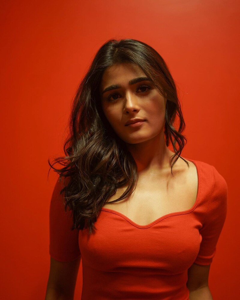 Shalini pandey new clicks