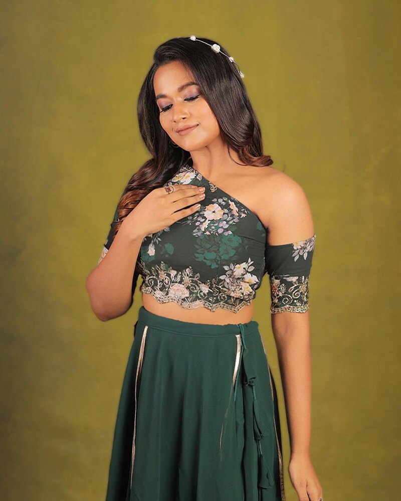 Kaavya arivumani new clicks