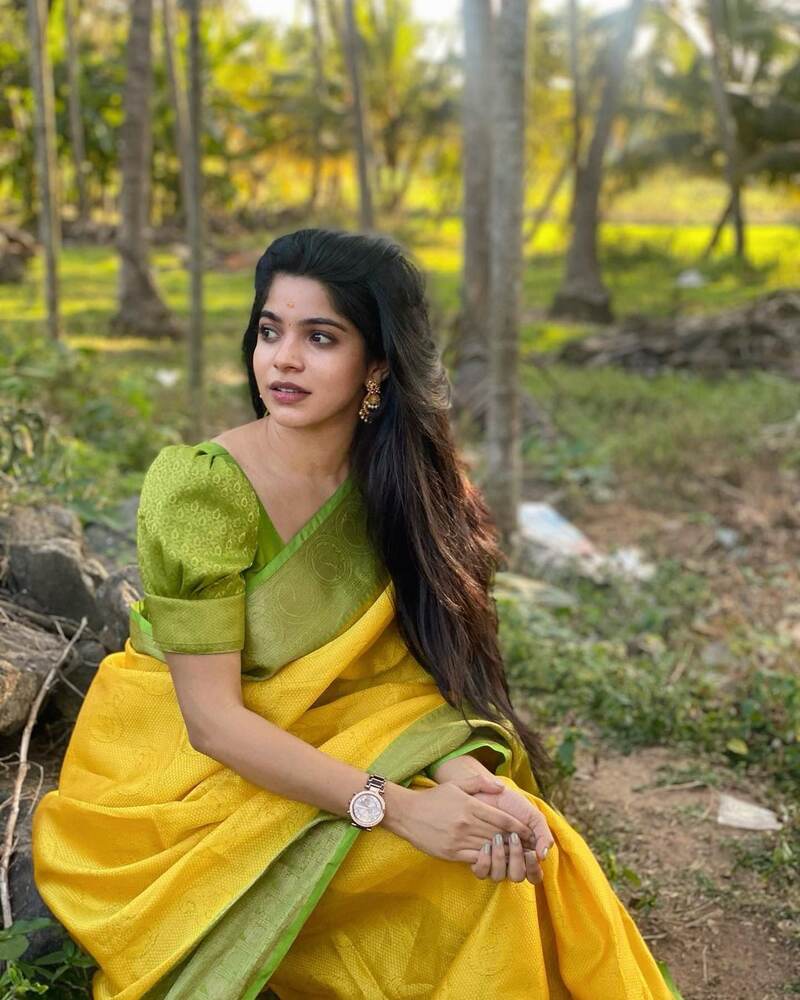 Divya bharathi new clicks