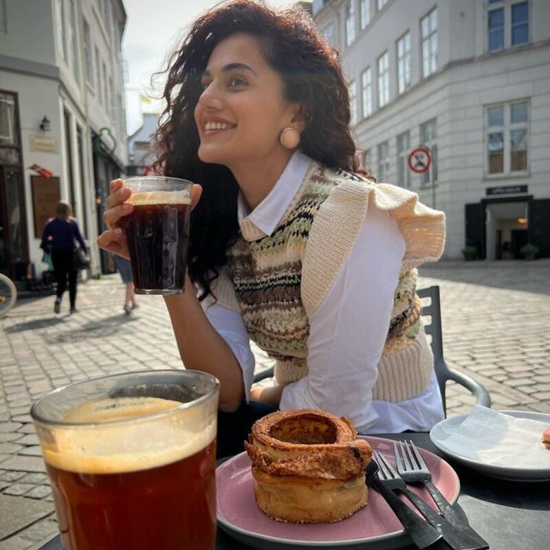 Taapsee tamil new clicks
