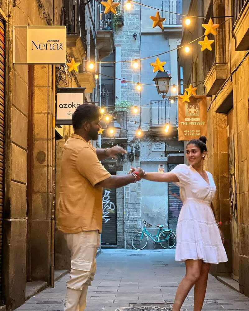 Nayanthara latest pics with vicky