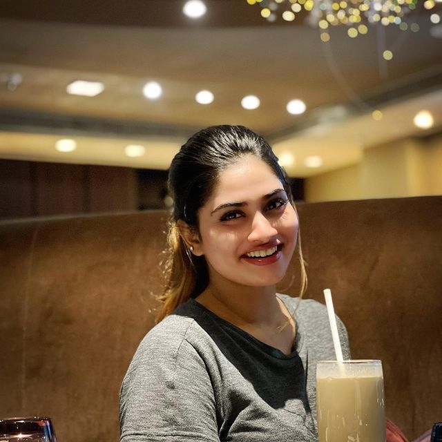 Shivani narayanan new clicks
