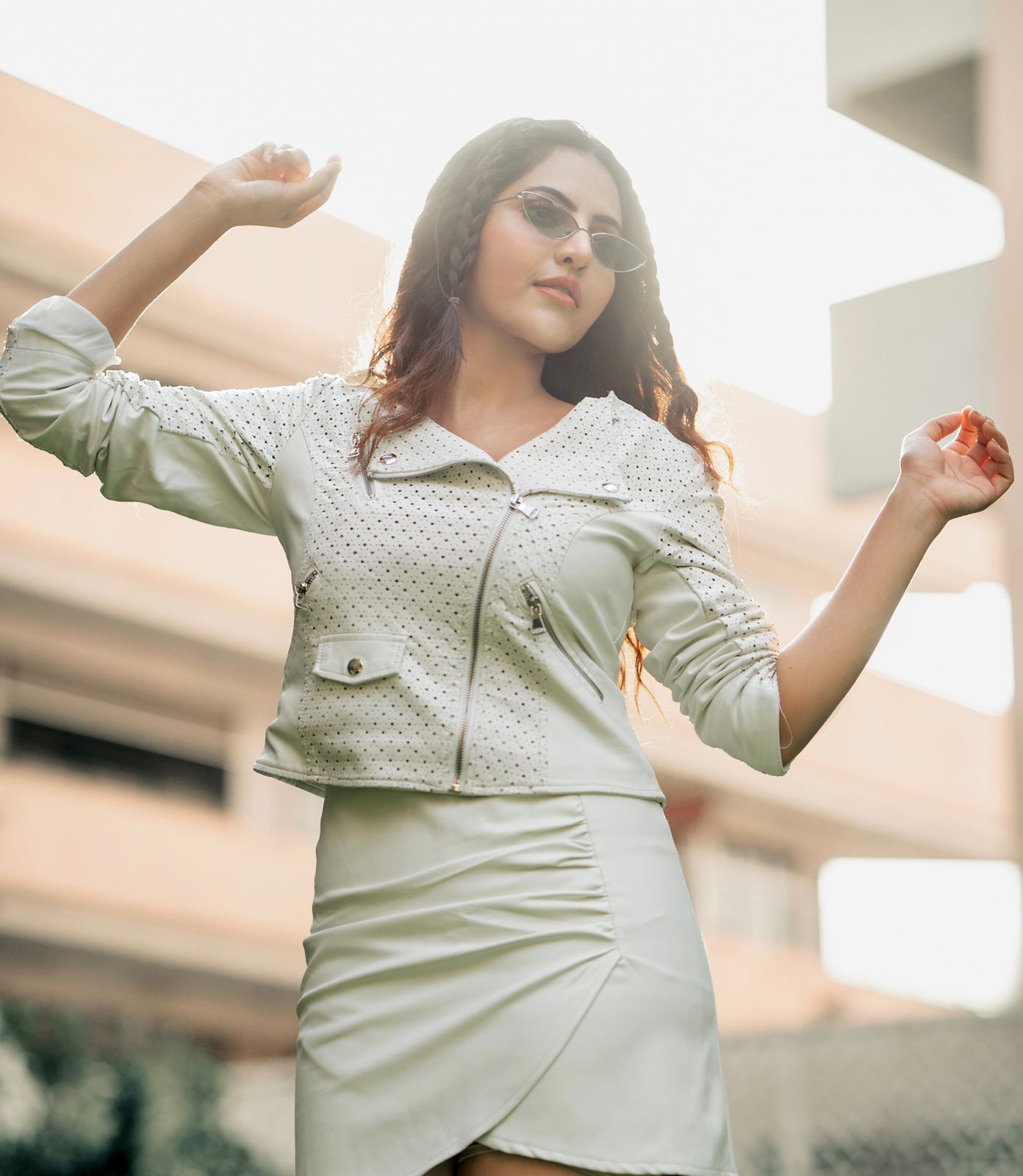 Athulya ravi latest hot photos
