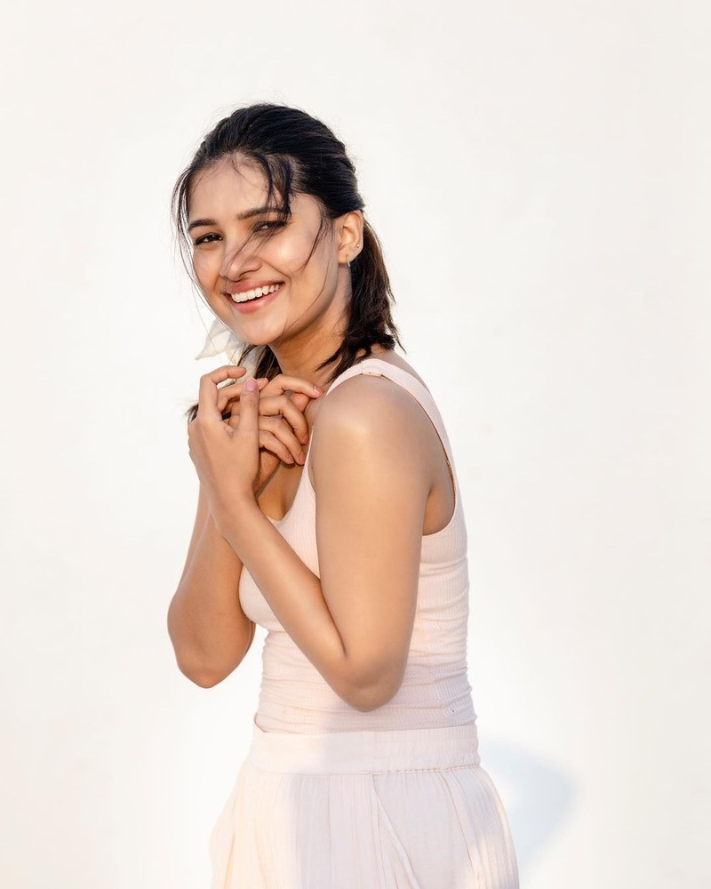Vani bhojan new hot beach clicks