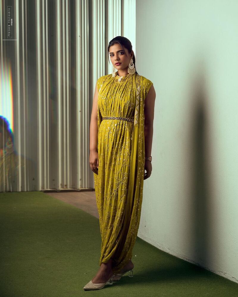 Aishwarya rajesh new hot clicks yellow