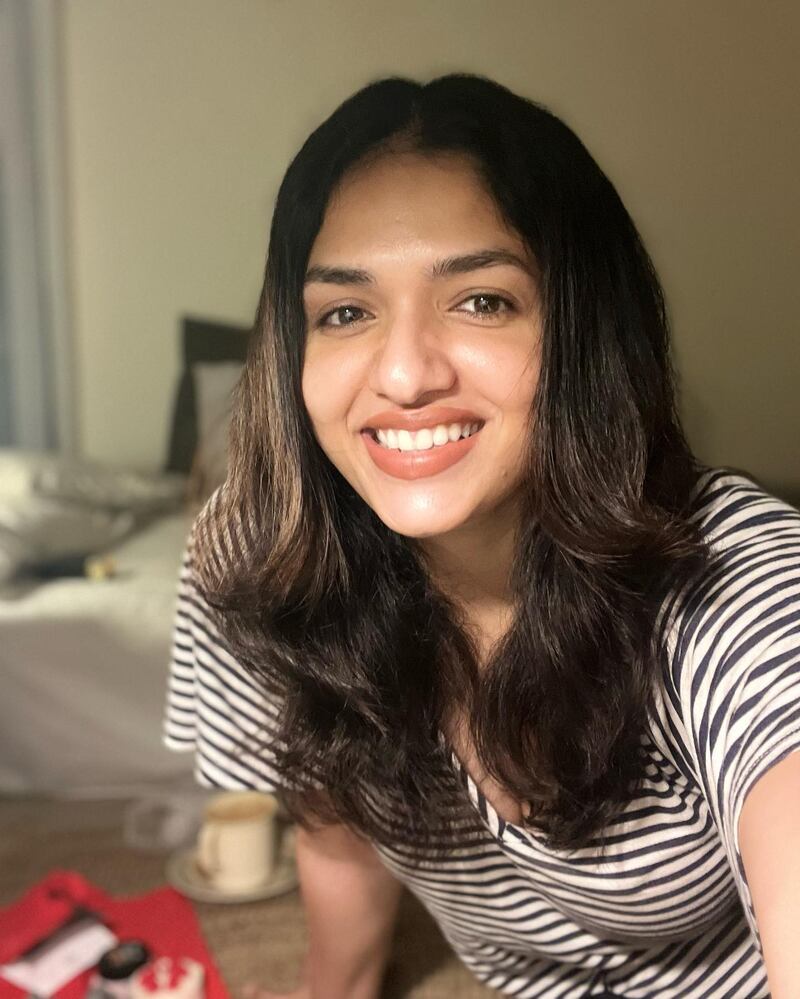 Sunainaa tamil new hot clicks tshirt