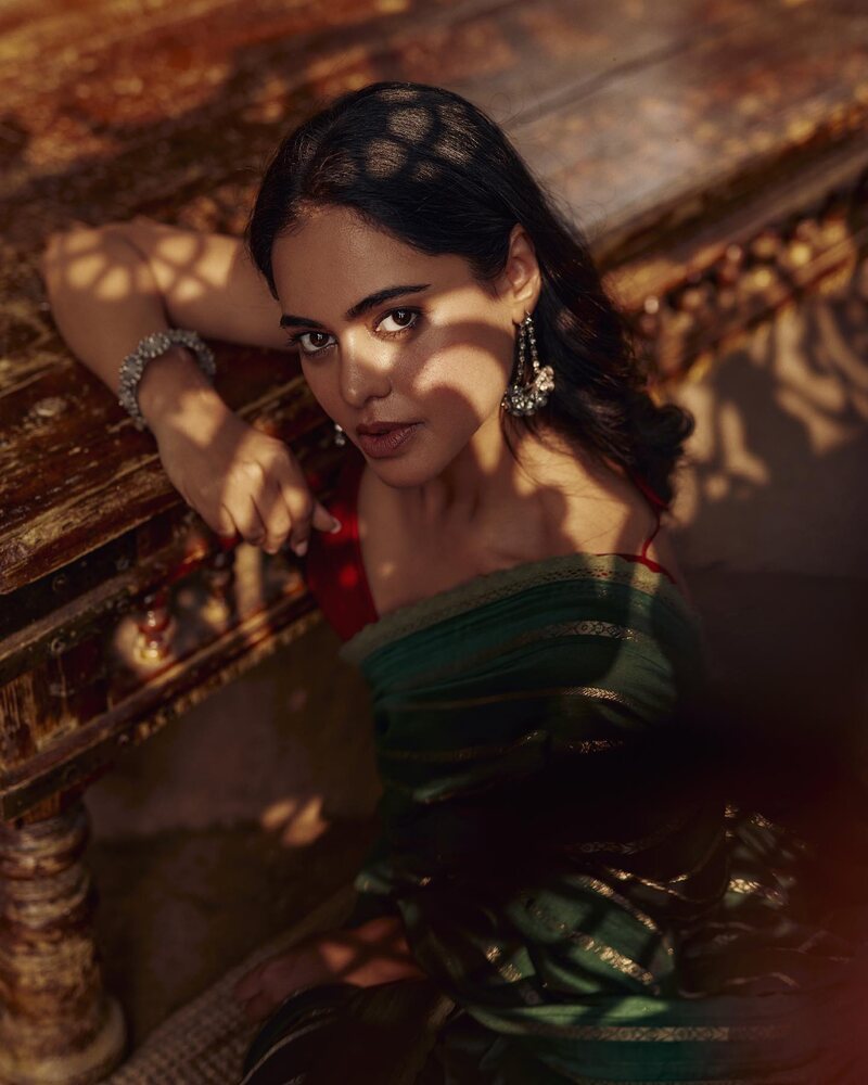 Bindu madhav new hot saree tamil