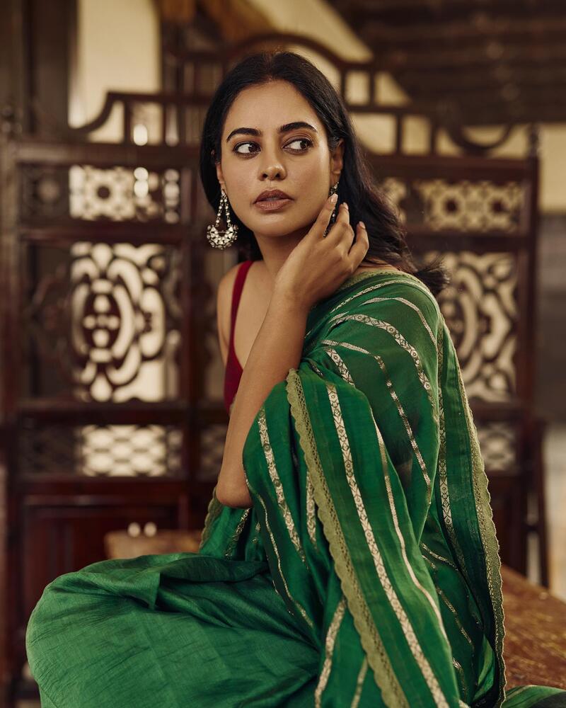 Bindu madhav new hot saree tamil