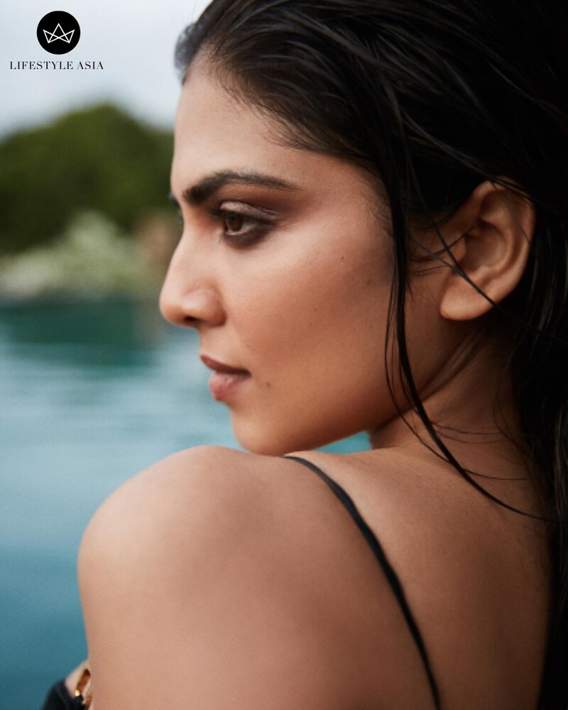 Malavika mohanan new hot