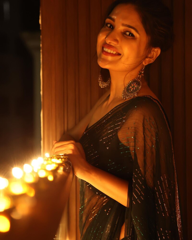 Vani bhojan new hot