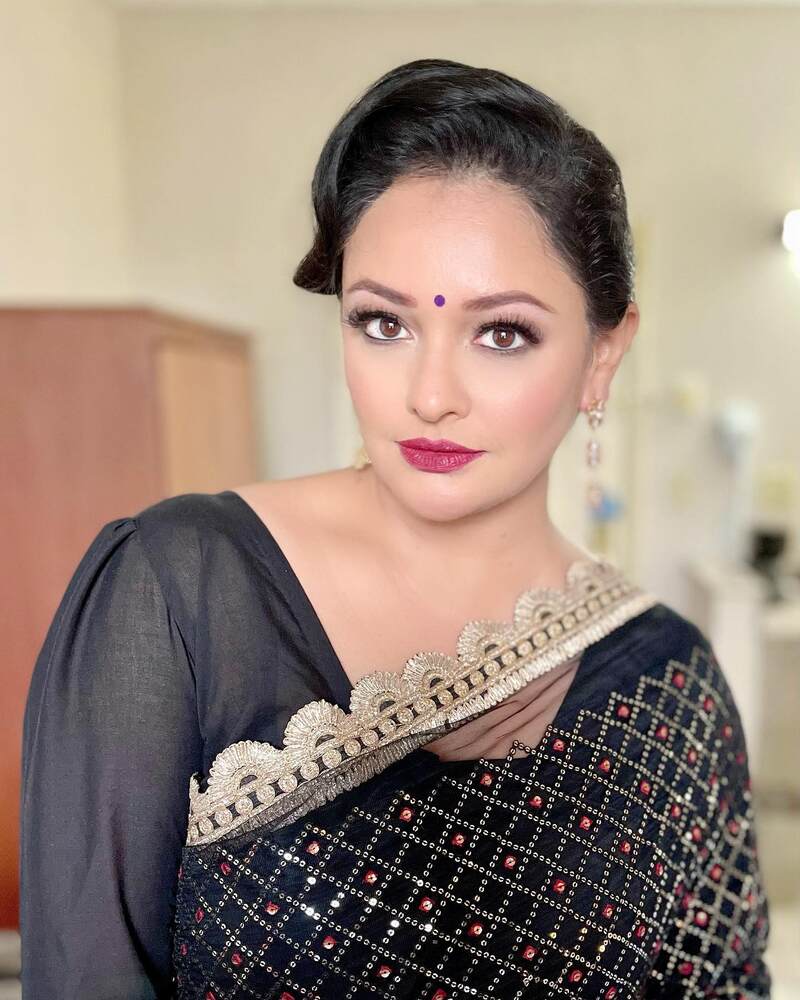 Pooja kumar new vishwaroopam hot clicks