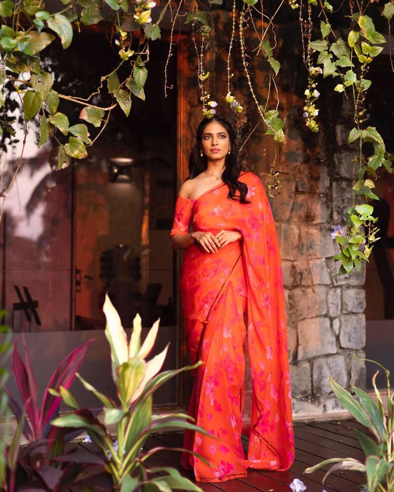 Malavikamohanan master new clicks