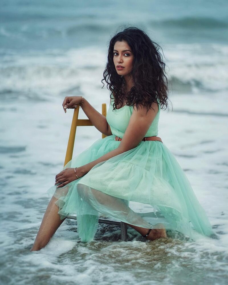Roshniharipriyan vijaytv new hot