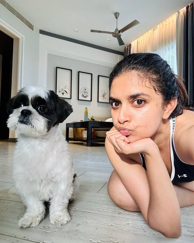 Kerthysuresh actress dog selfie