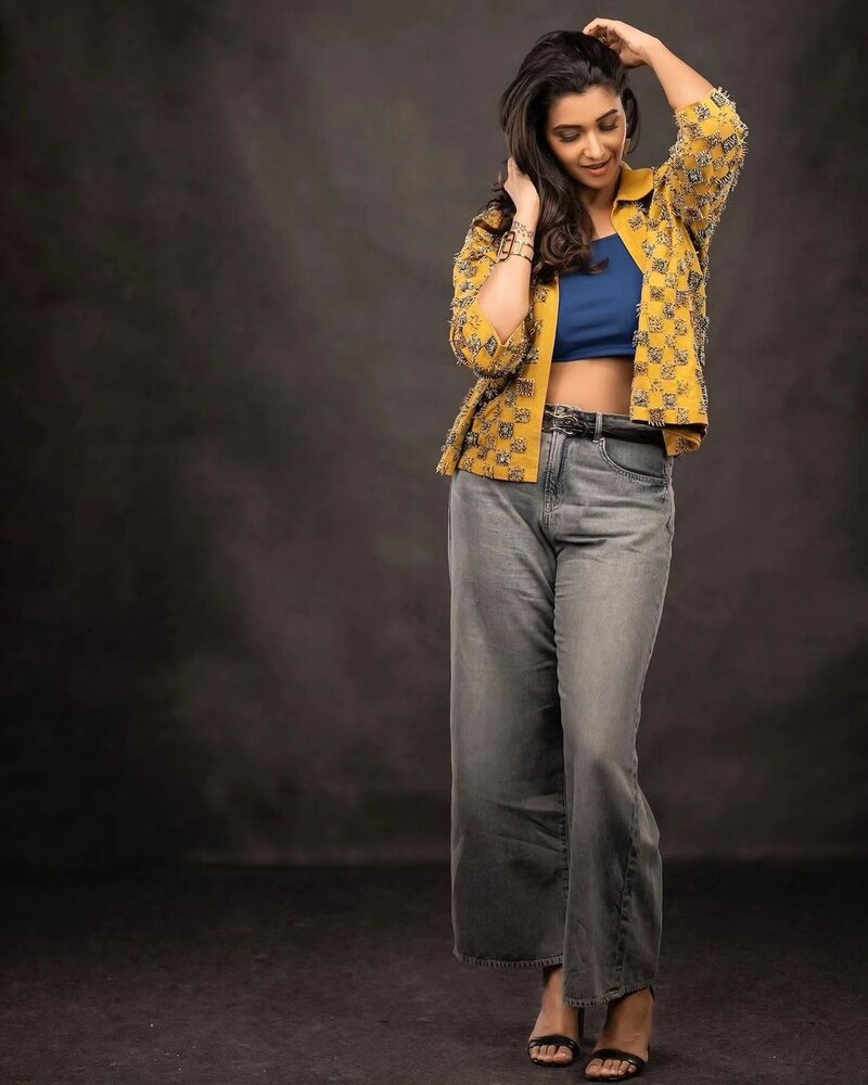 Priya bhavanishankar new hot