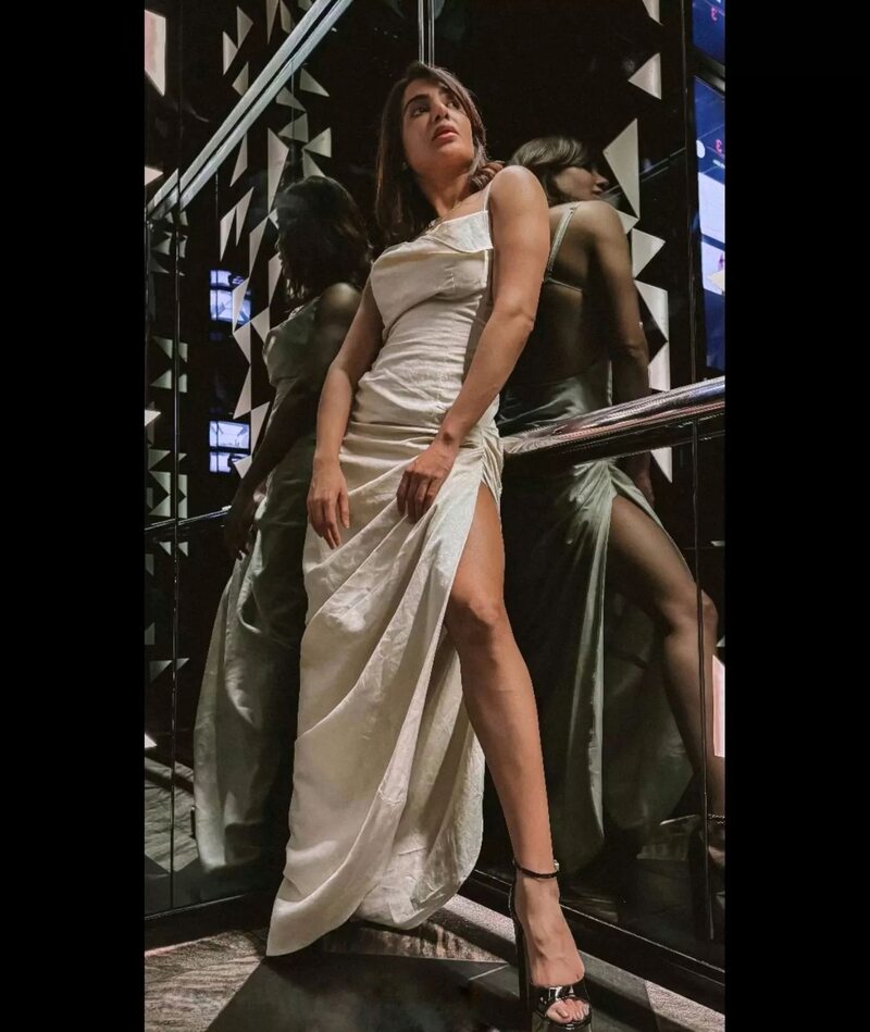 Samantha newyear post viral
