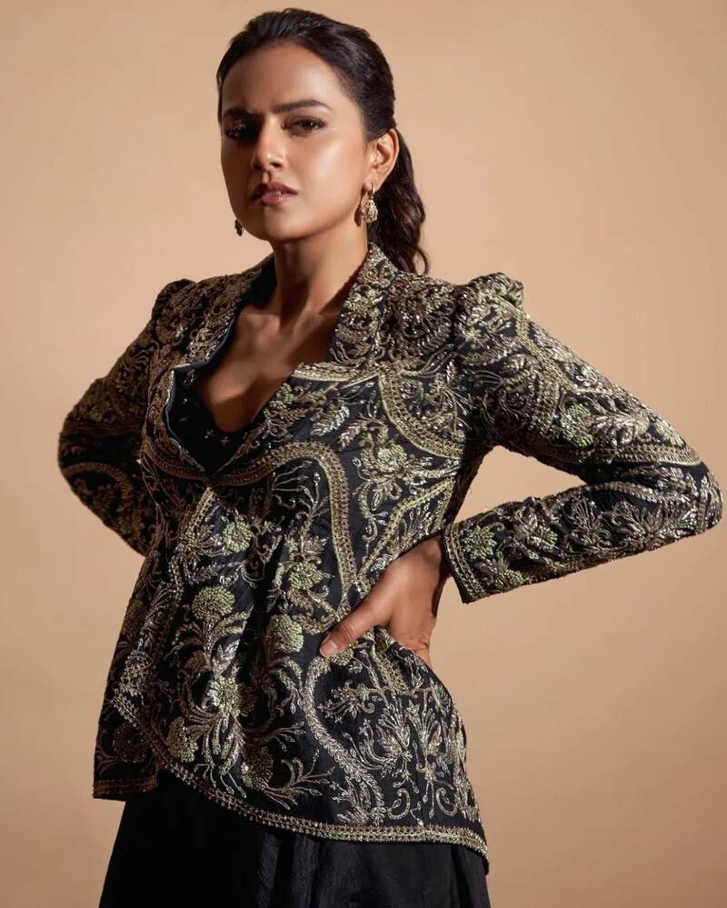Shraddha srinath new photos clicks viral