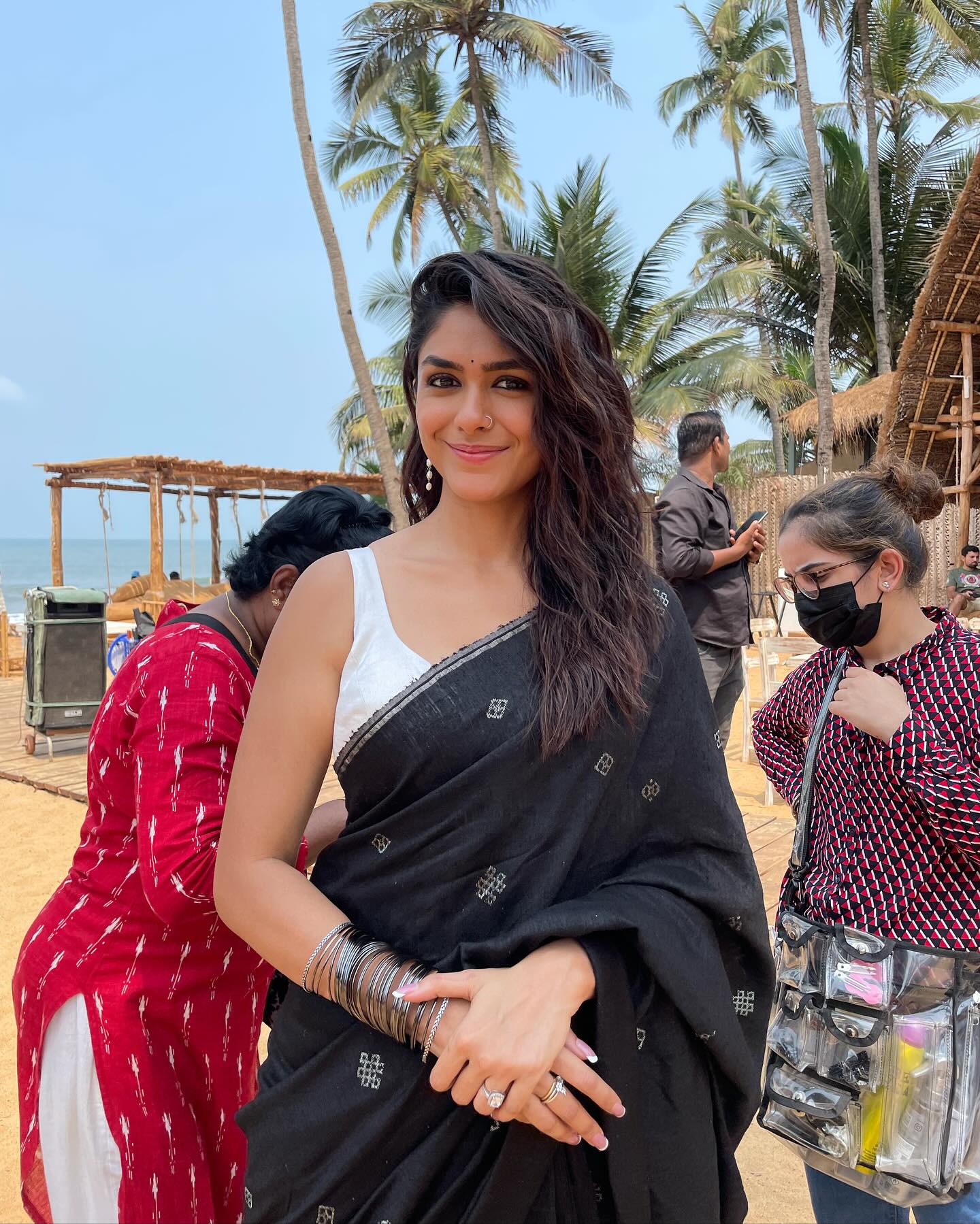 Mrunal thakur new vedio on stage