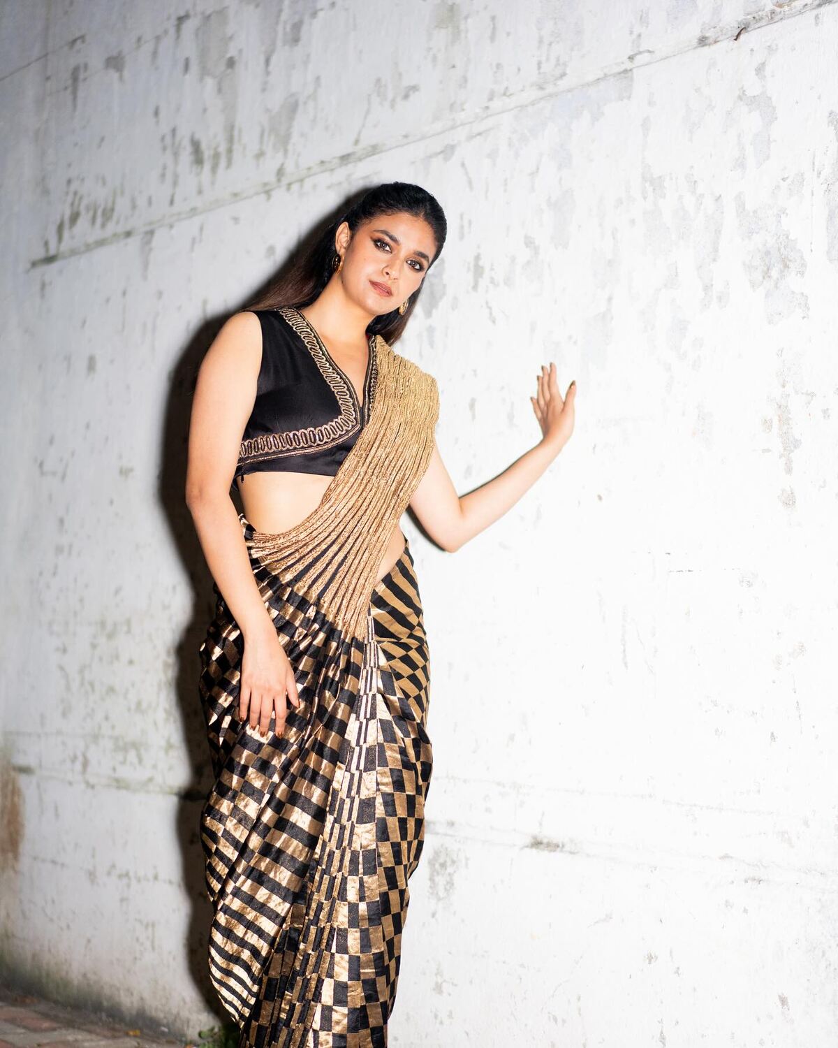 Keerthy suresh in siren movie black saree
