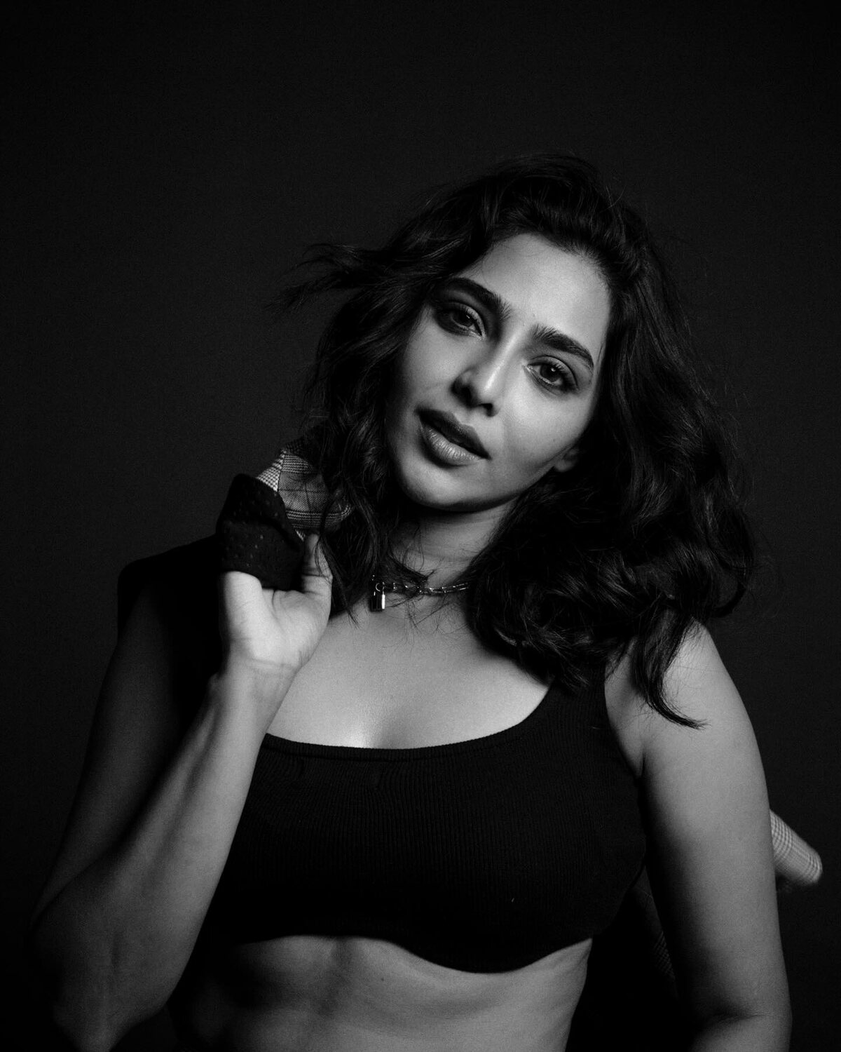 Aishwarya lekshmi in blac and white clicks viral