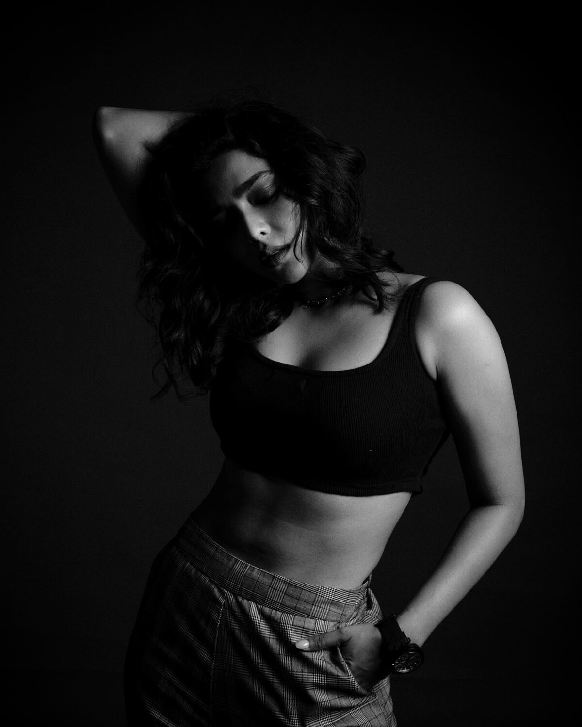 Aishwarya lekshmi in blac and white clicks viral