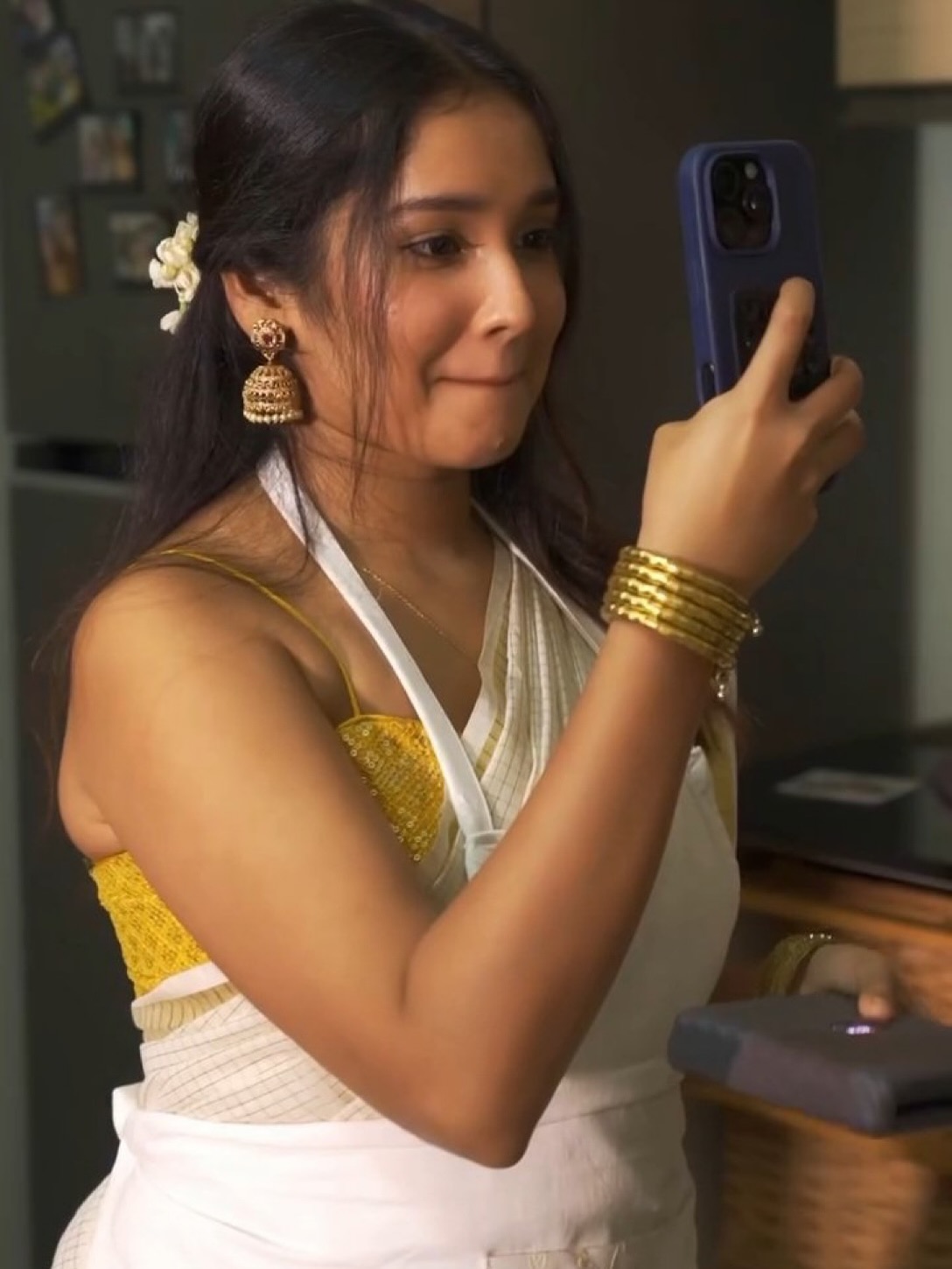 Anikha surendran in onam saree hot