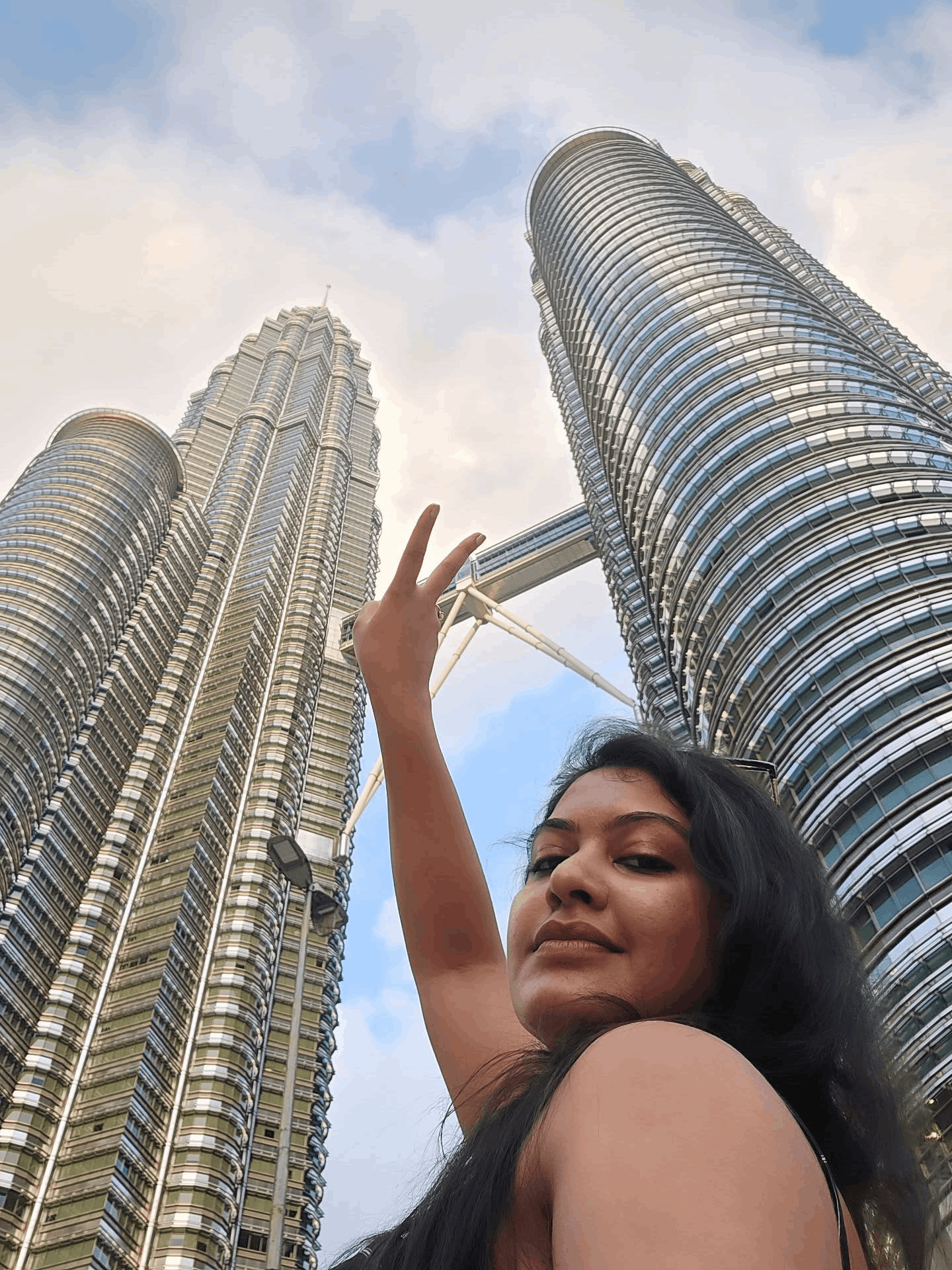 Rachitha mahalakshmi saravanan meenatchi viral photos malaysia trip