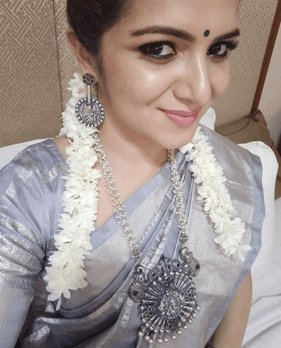 Dd neelakandan vijay tv anchor viral selfie video