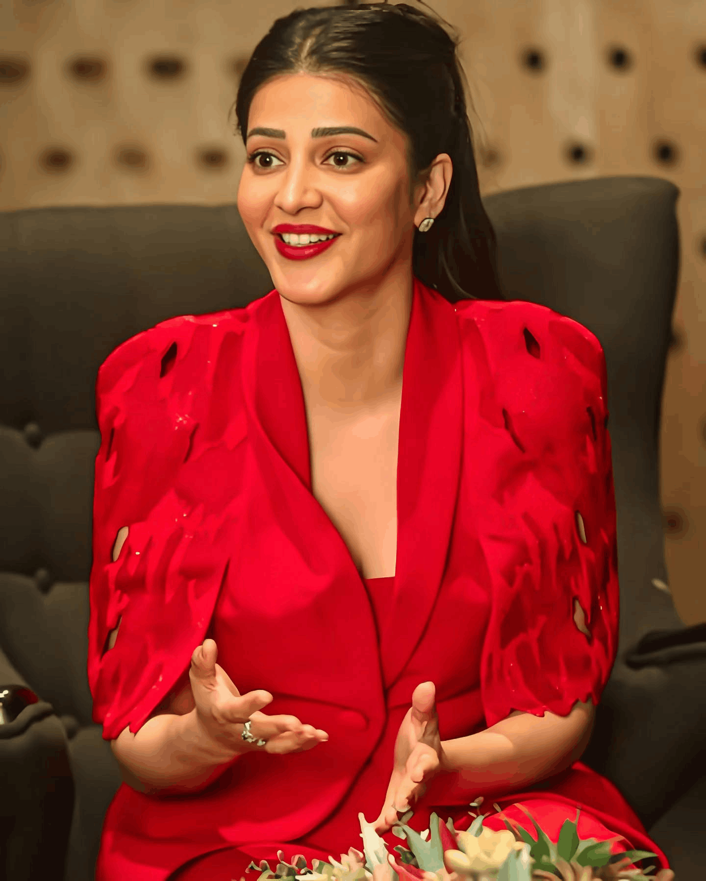 Shruti haasan viral video thar entry style