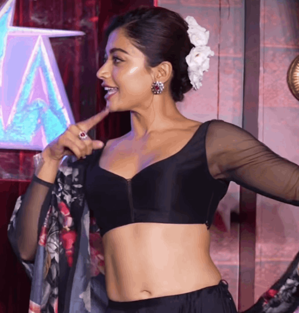 Rashmika mandanna malaika dance poison baby thamma music launch