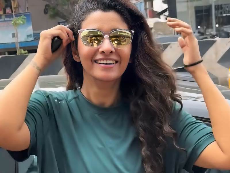 Priya bhavani shankar latest airport look comeback news