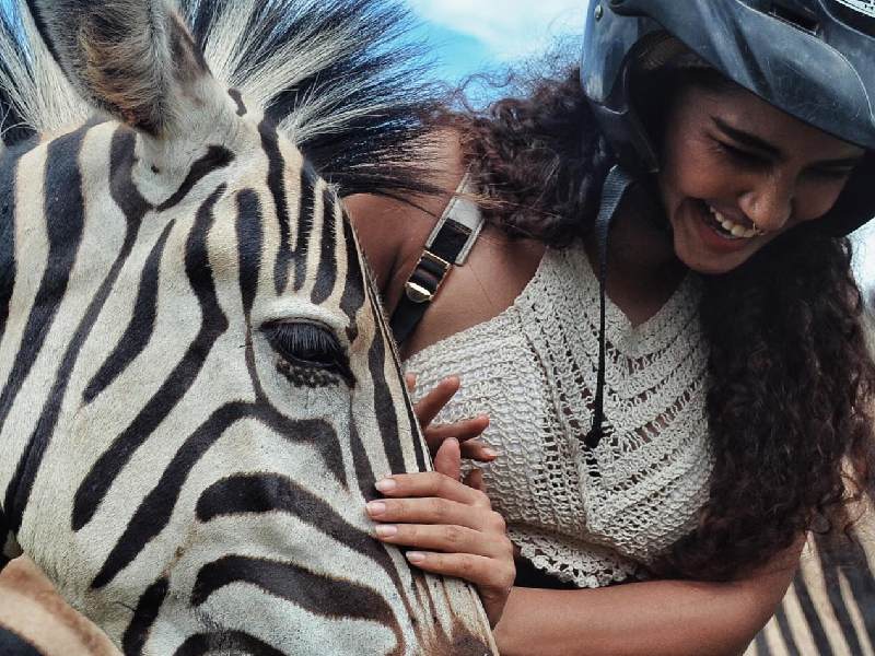 Anupama parameswaran bison movie mauritius trip