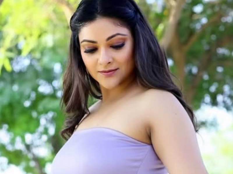 Abhirami divya gopikumar tamil malayalam actress photoshoot