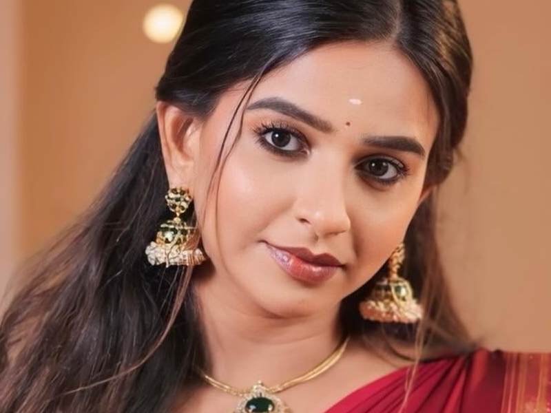 Divya ganesh bigg boss tamil season9 entry