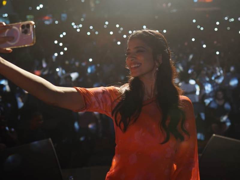 Malavika mohanan green dress video tamil cinema contribution