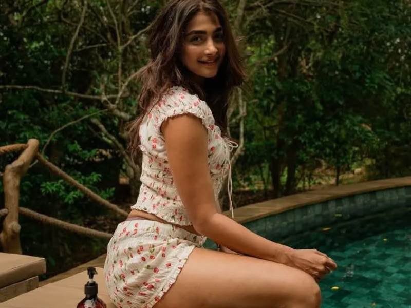 Pooja hegde tamil cinema comeback