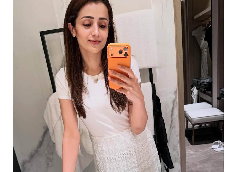 Trisha krishnan tamil actress latest news vecation