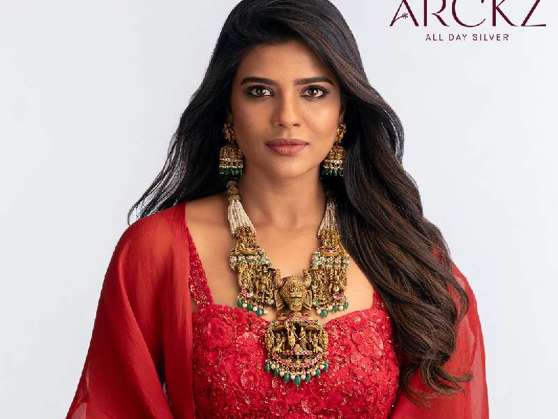 Aishwarya rajesh viral dance performance on stage
