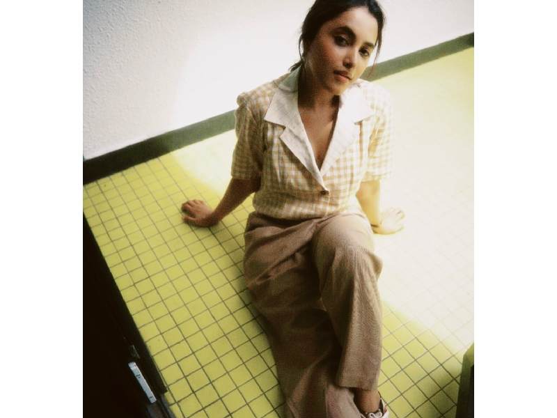 Priyanka arul mohan vintage style viral clicks