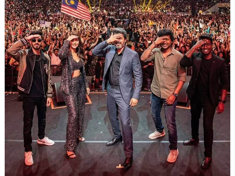 Thalapathy katchaeri vs music concerts controversy